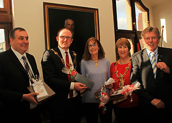 v.l.n.r: Councillor David Fuller, OB Sören Link, Lady Mayoress Anne Taulbut, Lord Mayor Lynne Stagg, Robert Tonks